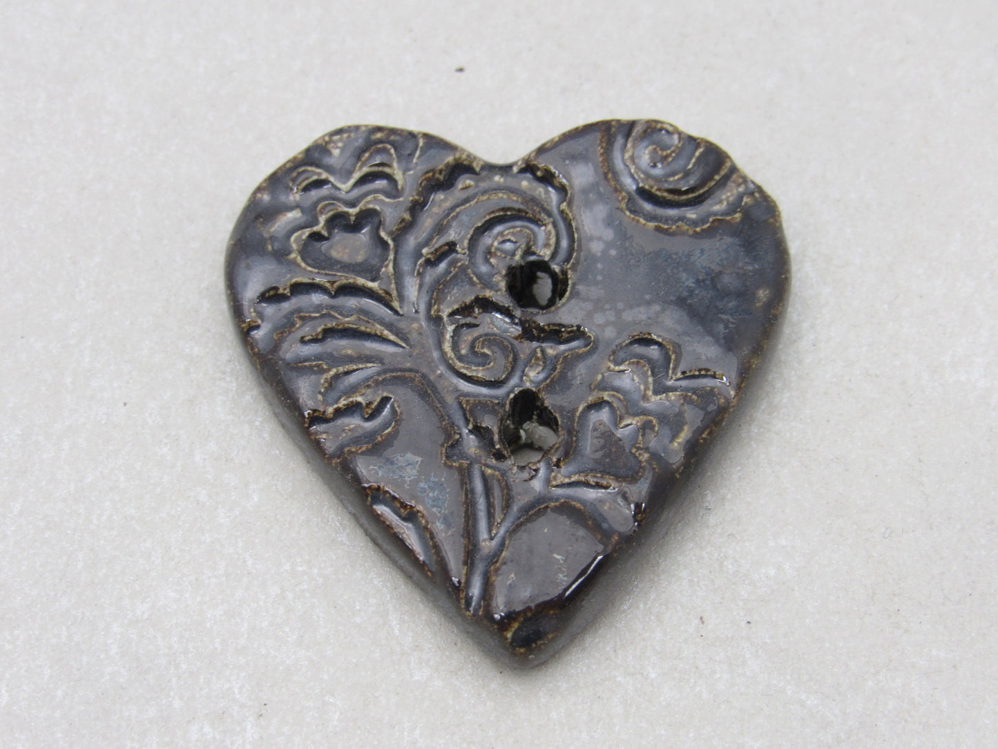 Medium Brocade Texture Heart Shaped Ceramic Button