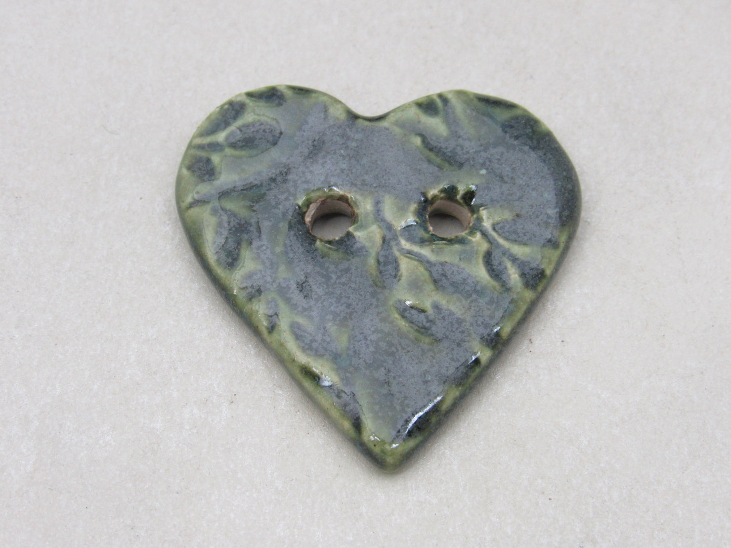 Medium Leaf Sprig Texture Heart Shaped Ceramic Button