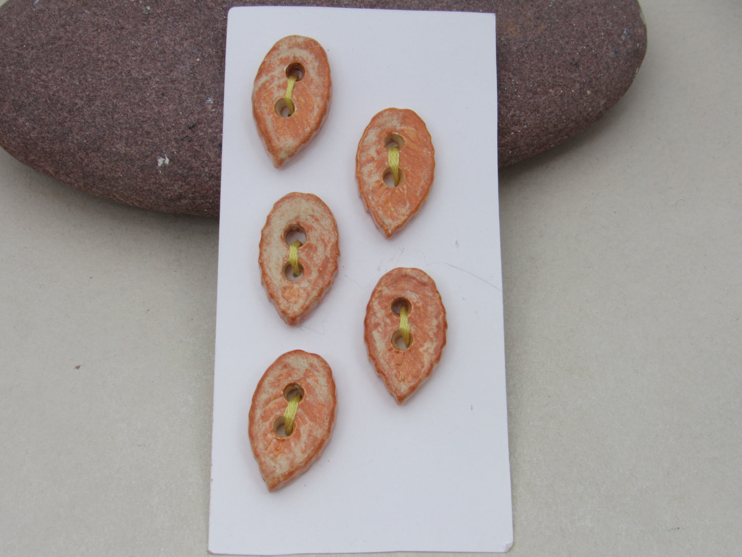 5 Small Leaf Ceramic Buttons