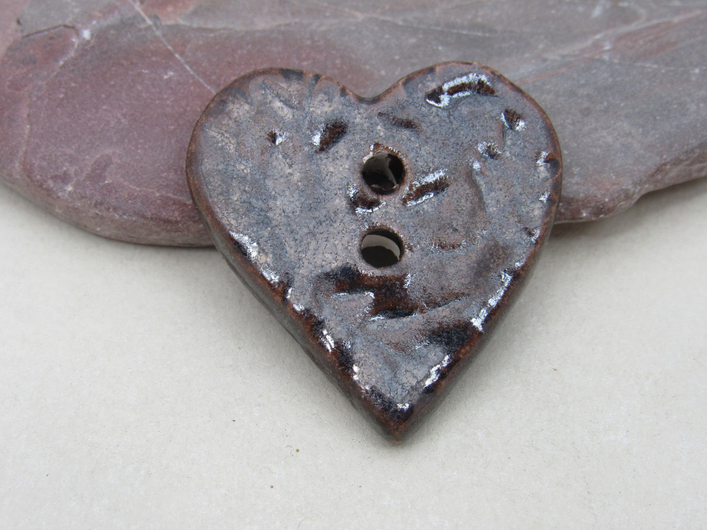 Medium Leaf Sprig Texture Heart Shaped Ceramic Button