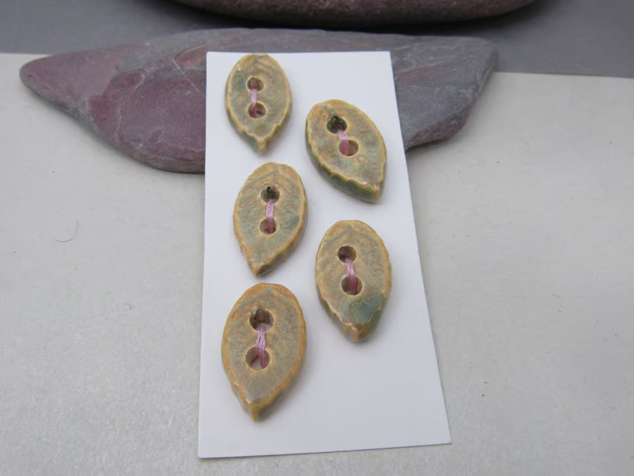 5 Small Leaf Ceramic Buttons