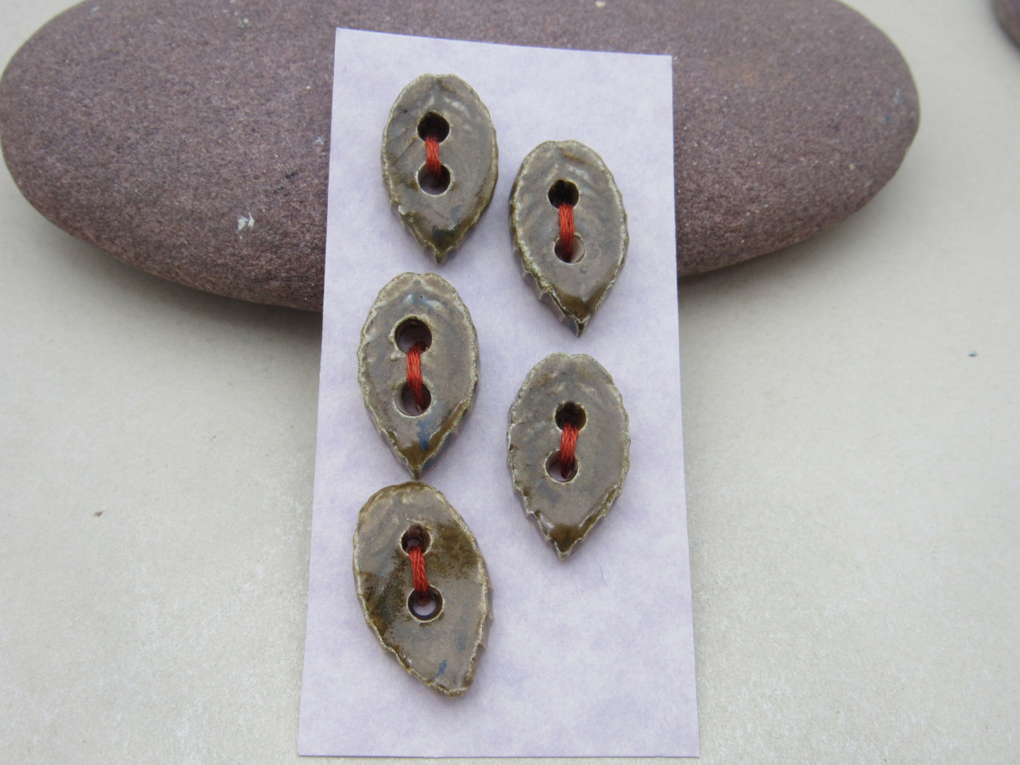 5 Small Leaf Ceramic Buttons