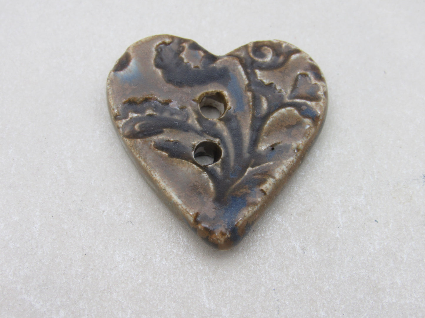 Medium Brocade Texture Heart Shaped Ceramic Button
