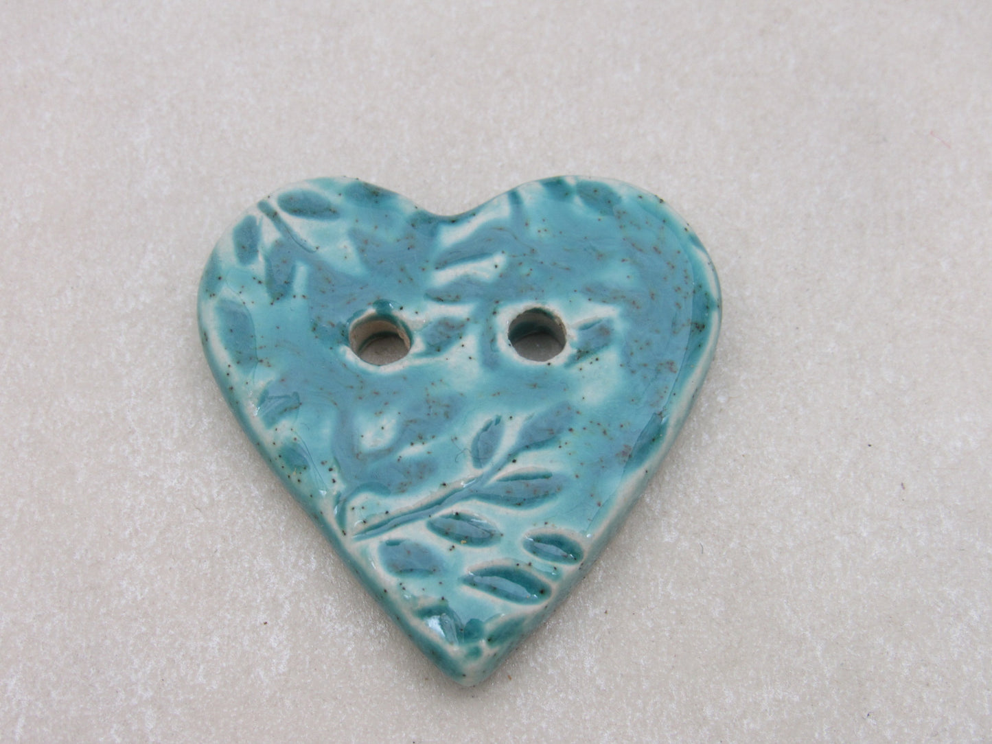 Medium Leaf Sprig Texture Heart Shaped Ceramic Button