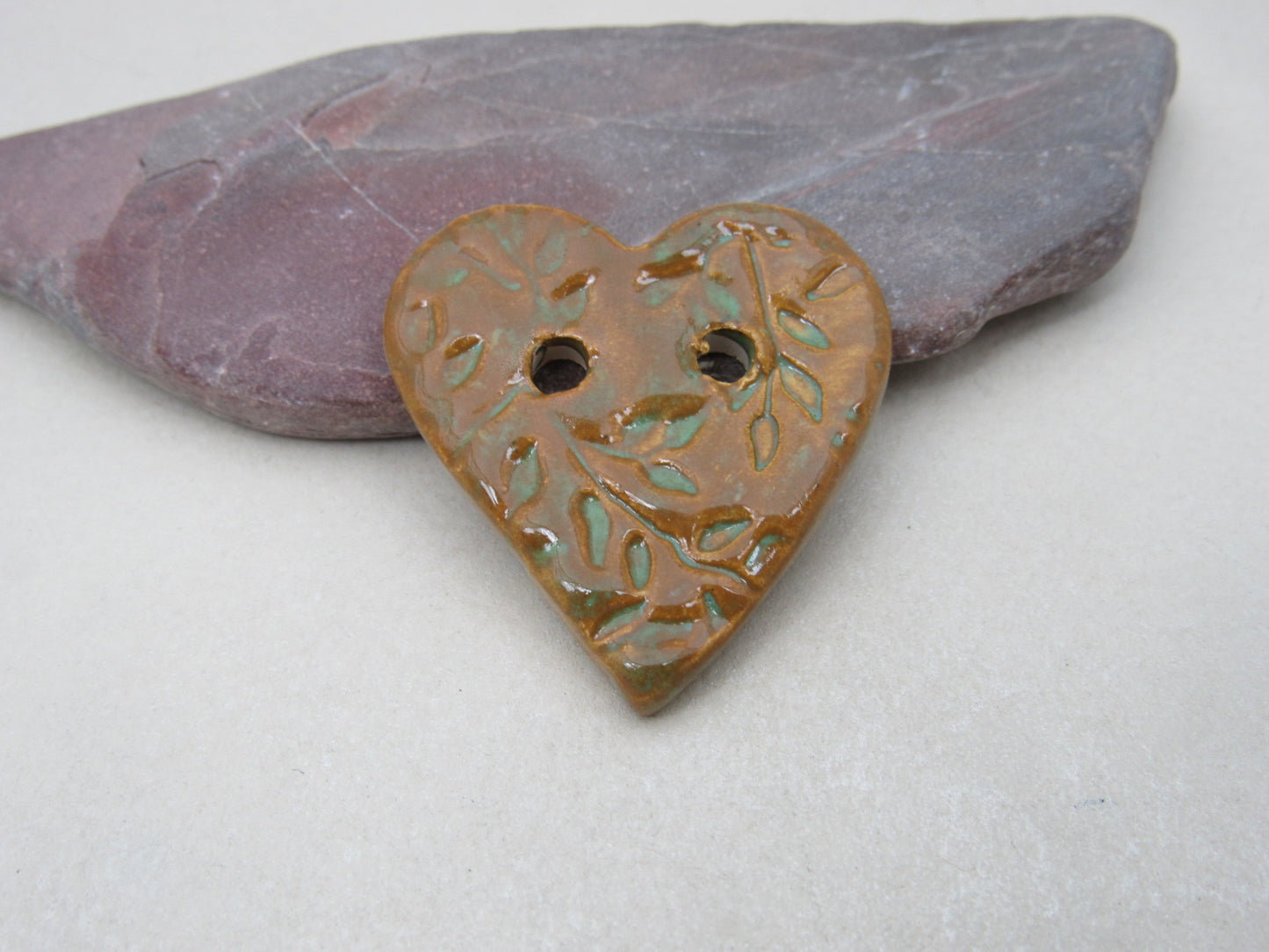 Medium Leaf Sprig Texture Heart Shaped Ceramic Button