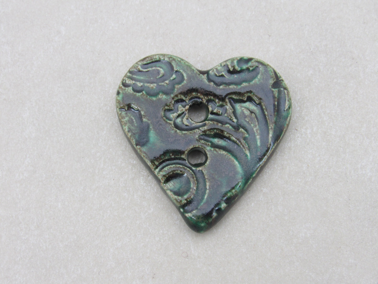 Wholesale Single Medium Brocade Texture Heart Shaped Ceramic Button