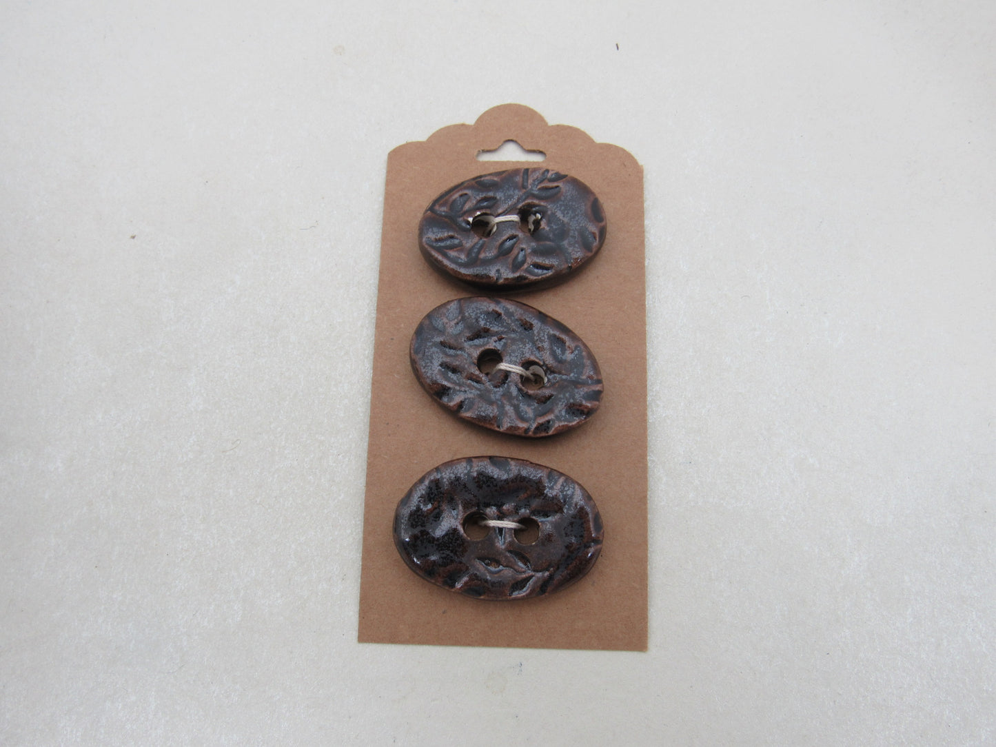 Wholesale Trio Medium Sprig Texture Oval Ceramic Buttons