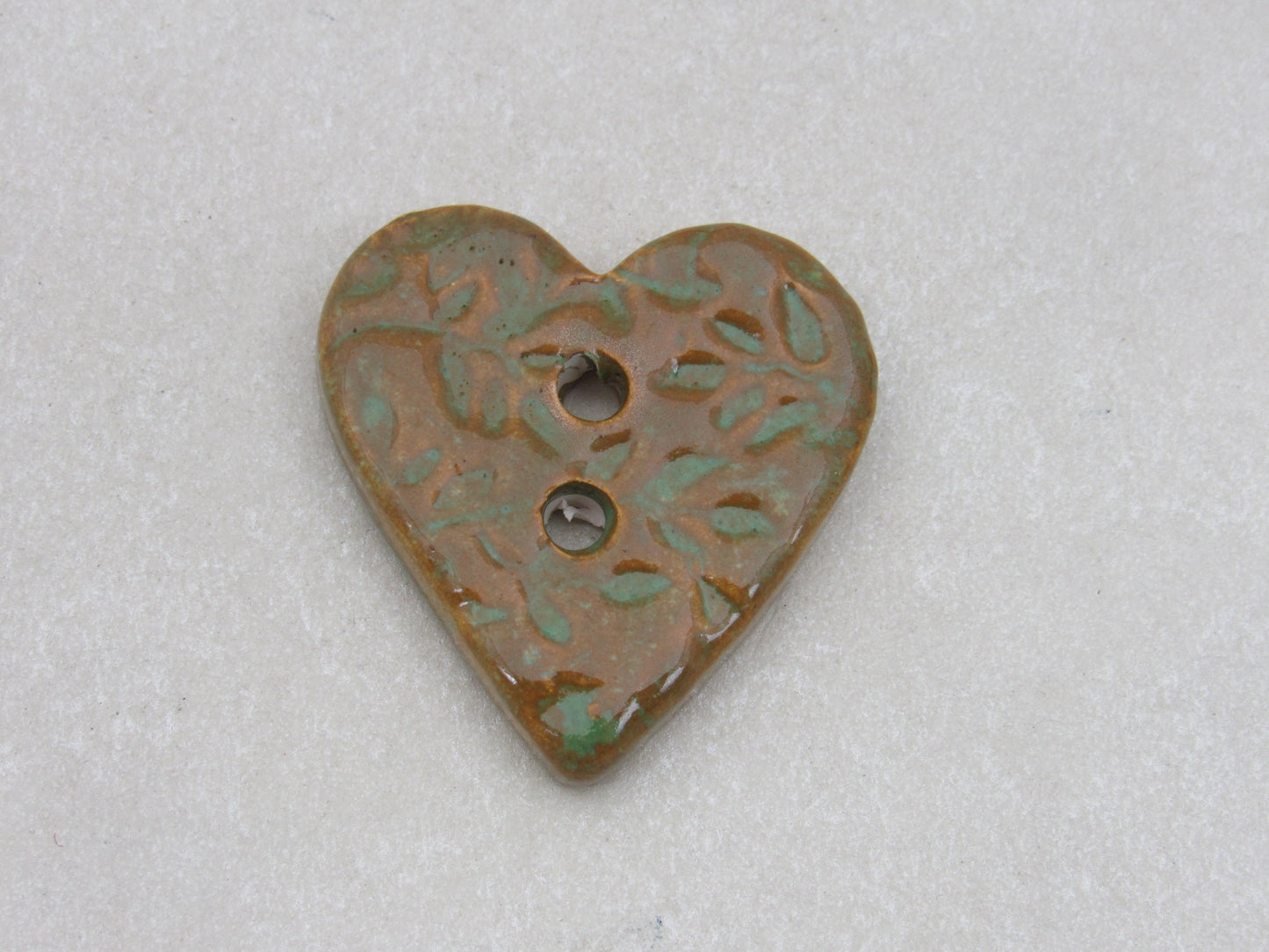 Wholesale Single Medium Sprig Texture Heart Shaped Ceramic Button