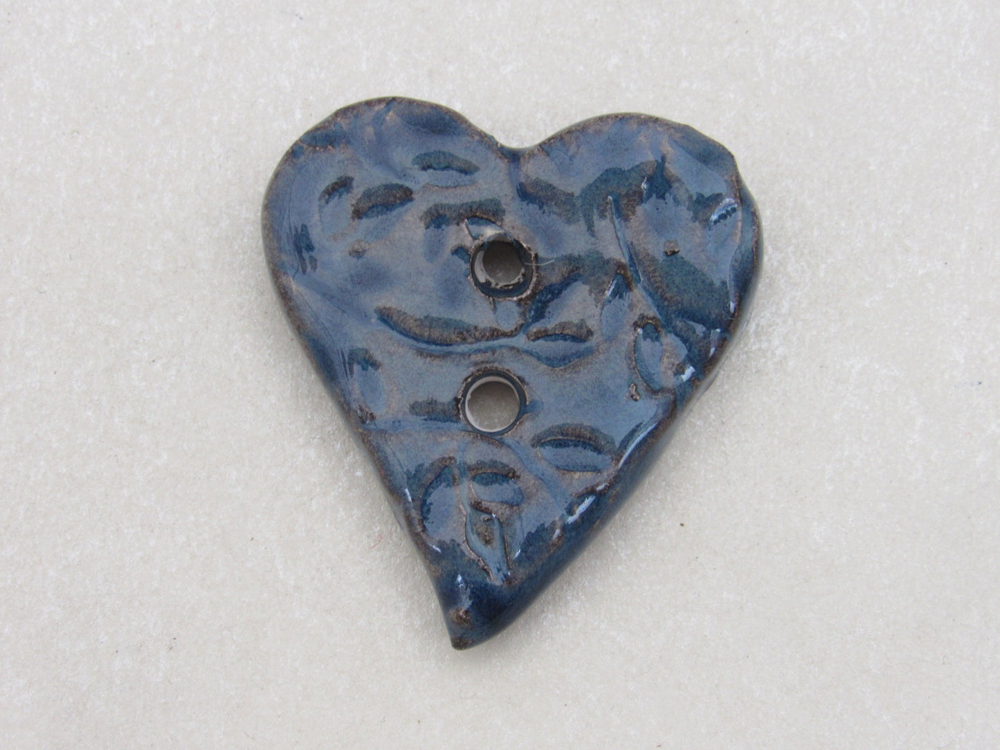 Wholesale Single Medium Sprig Texture Heart Shaped Ceramic Button