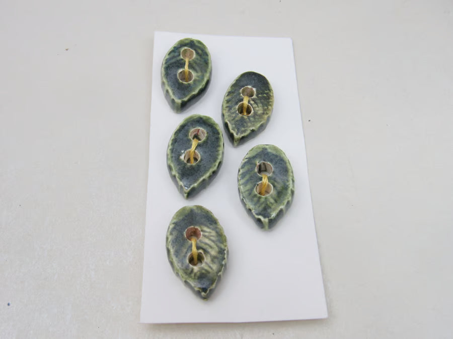 5 Small Leaf Ceramic Buttons