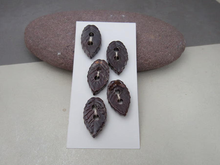 5 Small Leaf Ceramic Buttons