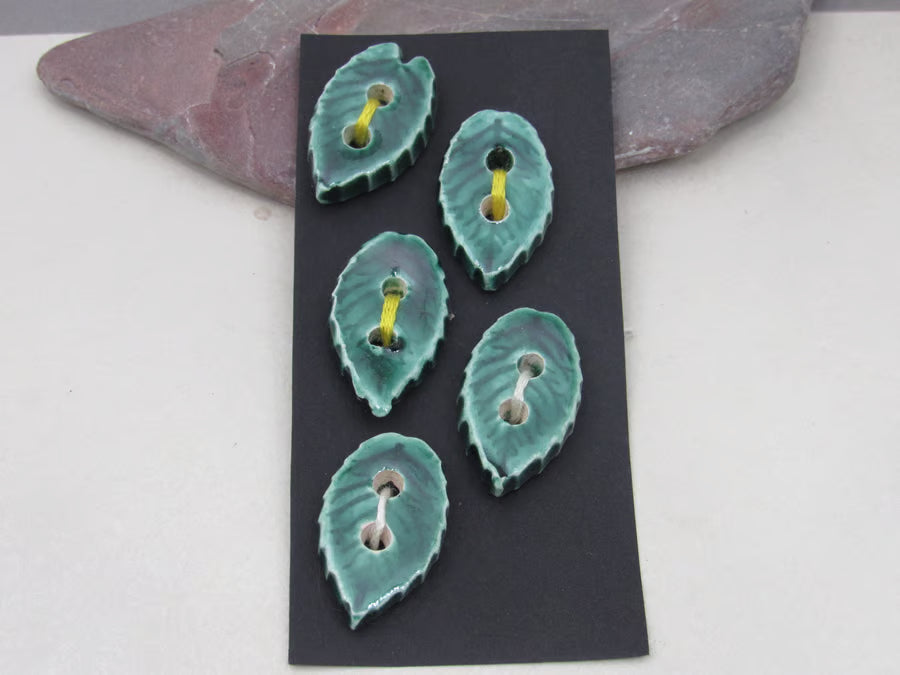 5 Small Leaf Ceramic Buttons